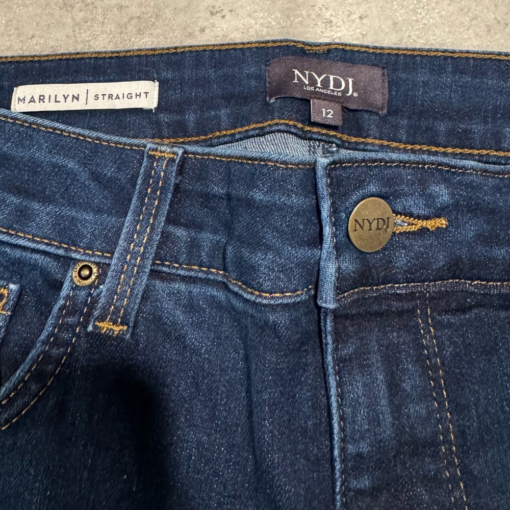 Women’s NYDJ Marilyn Straight Leg Jeans in Size 12! NWOT! - Picture 5 of 6